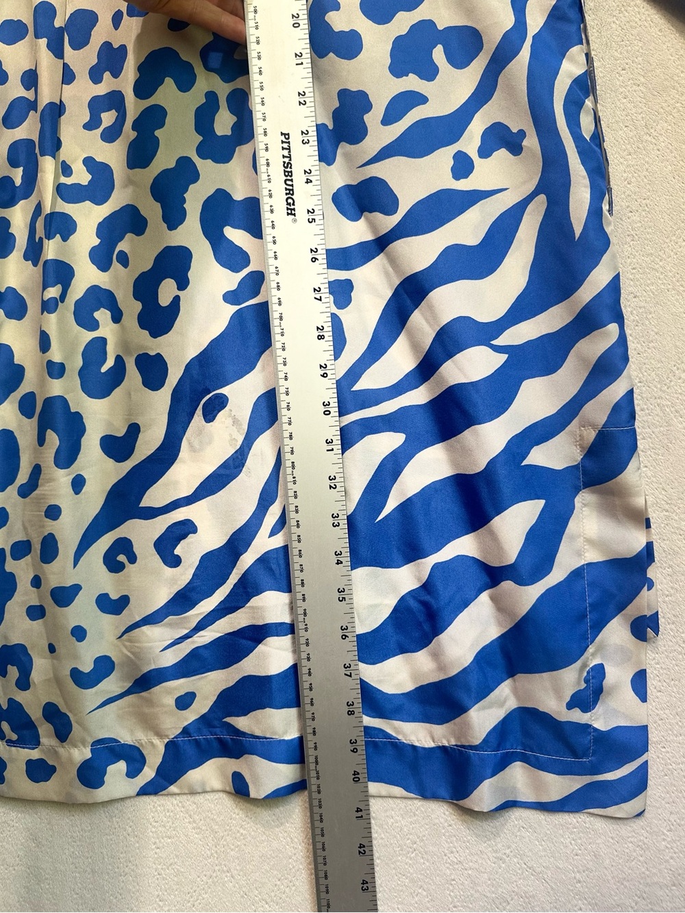 VTG Acne Jenia 100% Silk Blue White Mixed Animal Button-Down Dress Sz L Pockets - Picture 13 of 15